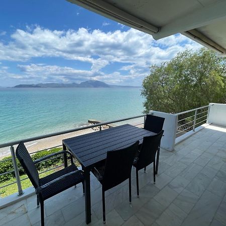 Stunning Beachfront Apartment Stratos Nerántza Eksteriør billede