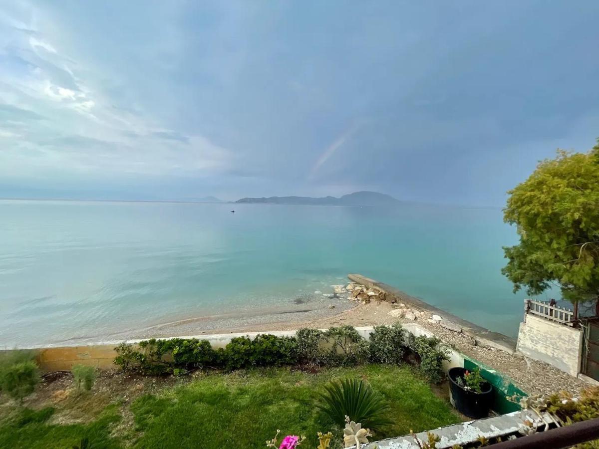 Stunning Beachfront Apartment Stratos Nerántza Eksteriør billede